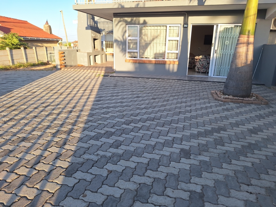 To Let 2 Bedroom Property for Rent in Bothasrus Eastern Cape